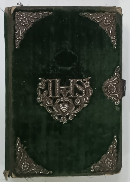 MARIA  MEIN  TROST , CARTE DE RUGACIUNI CATOLICA , VIENA , SFARSITUL SEC. XIX , ORNAMENTELE  , MONOGRAMA SI INCUIETOAREA  DIN ARGINT  (ARGINTATE )