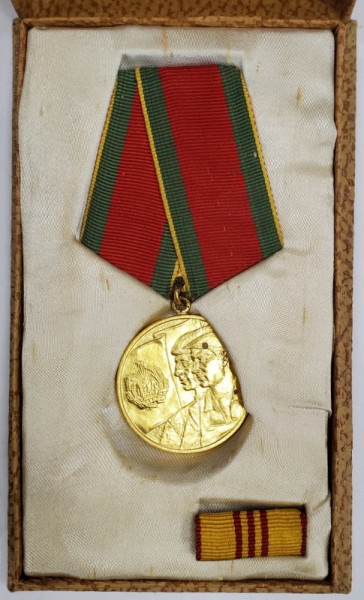 MEDALIE ' IN CINSTEA INCHEIERII COLECTIVIZARII AGRICULTURII ' 1962