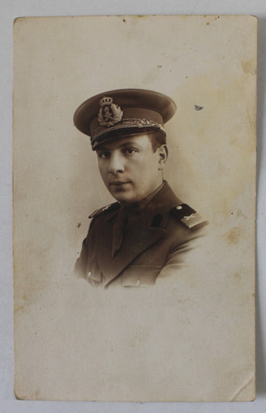 MILITAR ROMAN IN UNIFORMA ARTILERIEI , CU CHIPIU , CARTE POSTALA , INTERBELICA