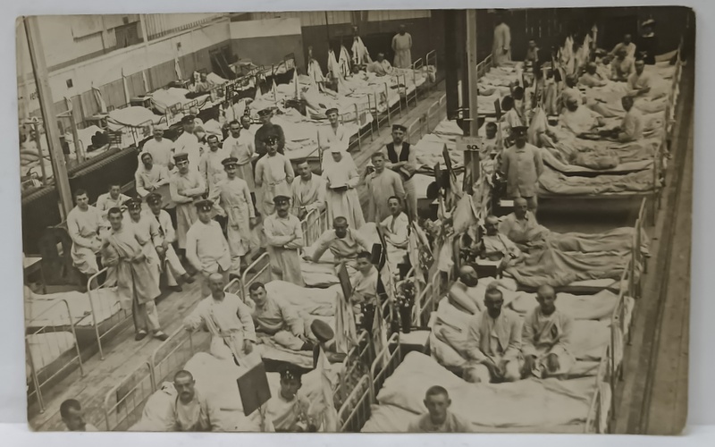 MILITARI GERMANI IN SPITAL DE CAMPANIE , FOTOGRAFIE IN INTERIOR , FORMAT CARTE POSTALA ,  PERIOADA PRIMULUI RAZBOI MONDIAL
