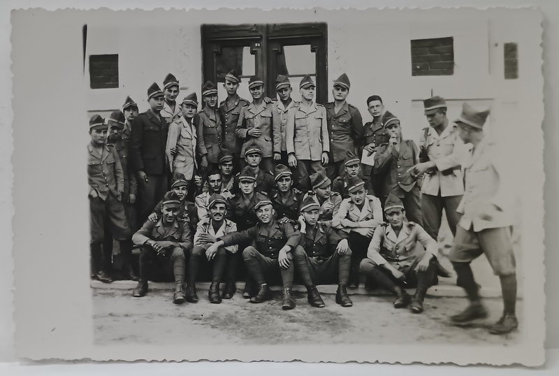 MILITARI ROMANI , FOTOGRAFIE DE GRUP , TIP CARTE POSTALA , DATATA  1943