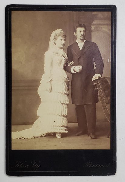 MIRI POZAND IN STUDIO , FOTOGRAFIE CABINET , CCA. 1900