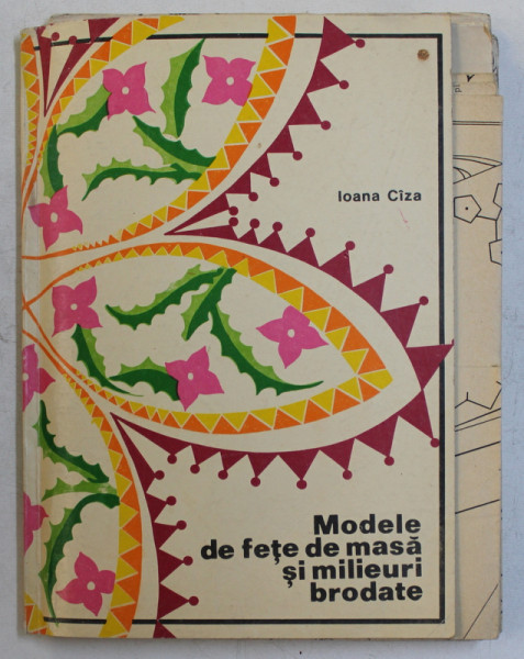 MODELE DE FETE DE MASA SI MILEURI BRODATE de IOANA CIZA , 1971