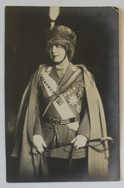 M.S. REGINA MARIA A ROMANIEI , IN UNIFORMA MILITARA , CU DECORATII , FOTO GUGGENBERGER MAIROVITS , SIBIU , 1927
