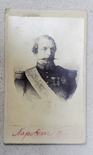 NAPOLEON III - FOTOGRAFIE TIP C.D.V. , REPRODUCEREA UNEI GRAVURI , SFARSITUL SECOLULUI XIX