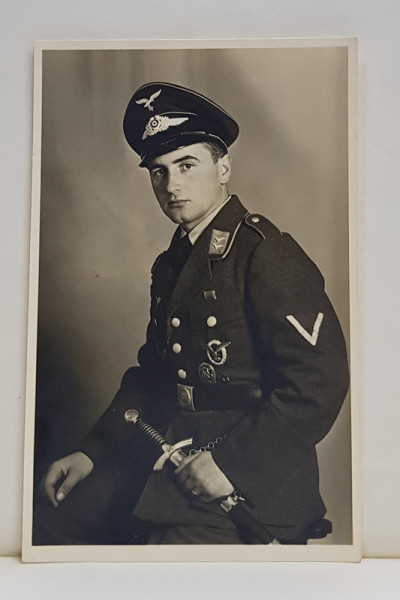 OFITER DE AVIATIE GERMAN , IN UNIFORMA , CU SPADA SI DECORATII , FOTOGRAFIE TIP CARTE POSTALA , 1941