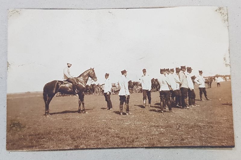 OFITERI DIN REGIMENTUL 2 ARTILERIE DE CETATE IN TIMPUL UNEI APLICATII , FOTOGRAFIE TIP CARTE POSTALA , MONOCROMA, NECIRCULATA , DATATA MAI 1911