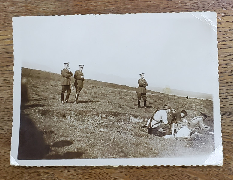 OFITERI ROMANI SI GRADE INFERIOARE , LA APLICATIE , PE CAMP , FOTOGRAFIE , INTERBELICA