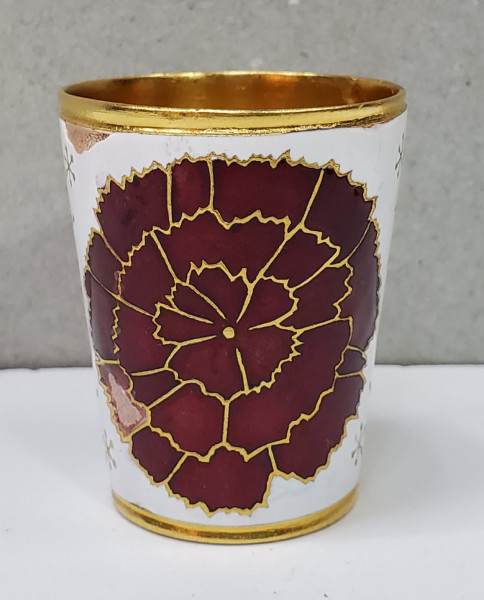 Pahar din metal decorat cu email policrom si interior aurit