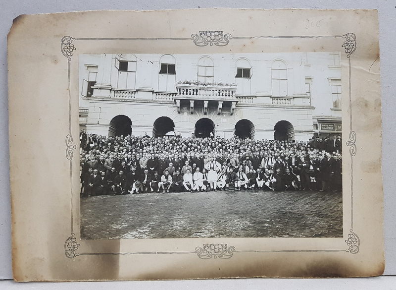 PARTICIPANTII LA CONGRESUL ' C.F. L.V.B. ' DE LA CERNAUTI , FOTOGRAFIE DE GRUP , DATATA 11 NOIEMBRIE 1932