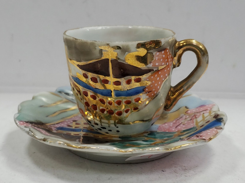 Patru cesti miniaturi cu farfurioare pentru mocca, Japonia, Secol XX