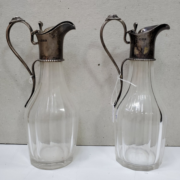 Pereche de recipiente pentru ulei si otet din cristal si montura din argint, CCA 1900