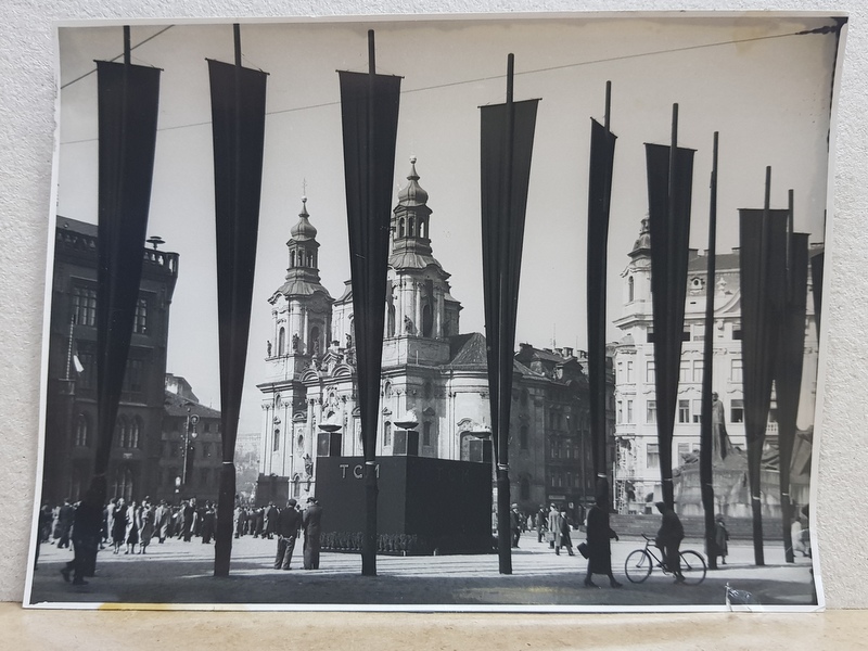 PIATA DIN PRAGA PREGATITA PENTRU FUNERARIILE LUI TOMAS GARRIGUE MASAYK , FOTOGRAFIE MONOCROMA,  , PE HARTIE LUCIOASA , 1937