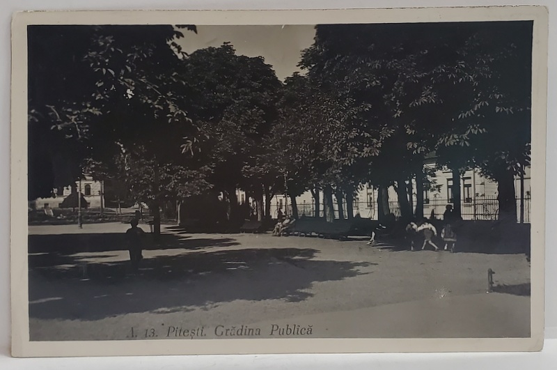 PITESTI , GRADINA PUBLICA , FOTOGRAFIE TIP CARTE POSTALA , 1940