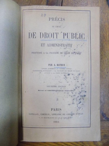 Precis du cours de droit public et administrative, Paris 1864
