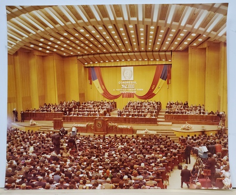 PREZIDIUL CONGRESULUI AL XIII - LEA AL P.C.R. , SALA PALATULUI , FOTOGRAFIE , NOIEMBRIE , 1989