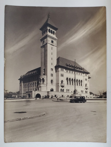 PRIMARIA SECTORULUI 1 ( DE VERDE ) , BDUL. BANU MANTA , ARHITECTI N. GEORGESCU si G. CRISTINEL , FOTO W. WEISS , ANII '30