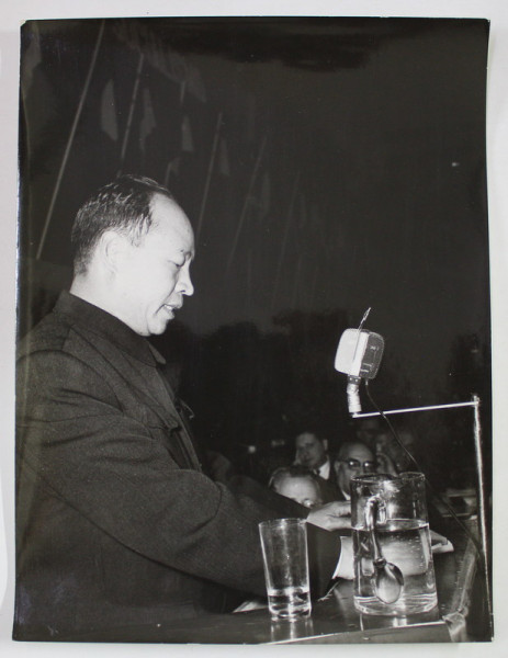 PRIMARUL PEKINULUI , REPREZENTANTUL CHINEI LA  CONGRESUL AL VIII - LEA AL P.C.I. , ROMA , FOTOGRAFIE DE PRESA , 1956