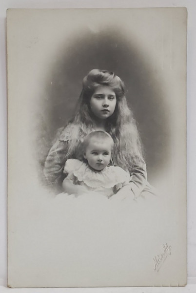 PRINTESELE MIGNON si ILEANA ( COPIL) , FOTO. MANDY , FOTOGRAFIE TIP CARTE POSTALA , 1909