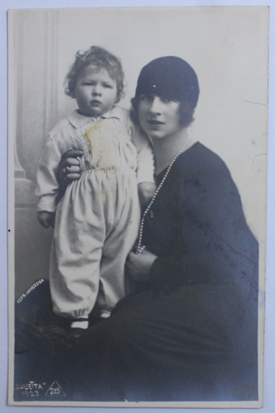 REGINA MAMA  ELENA SI PRINTUL MIHAI ( COPIL ) , FOTOGRAFIE DE JULIETTA , TIP CARTE POSTALA , MONOCROMA , NECIRCULATA , DATATA 1923