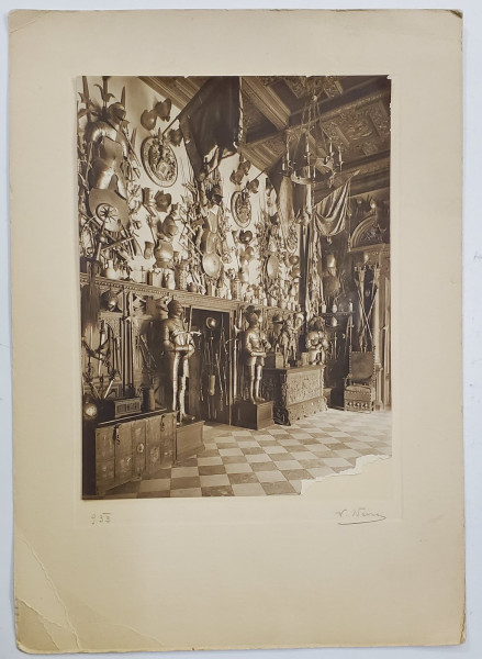 SALA ARMELOR , CASTELUL PELES , FOTOGRAFIE DE W. WEISS , INTERBELICA