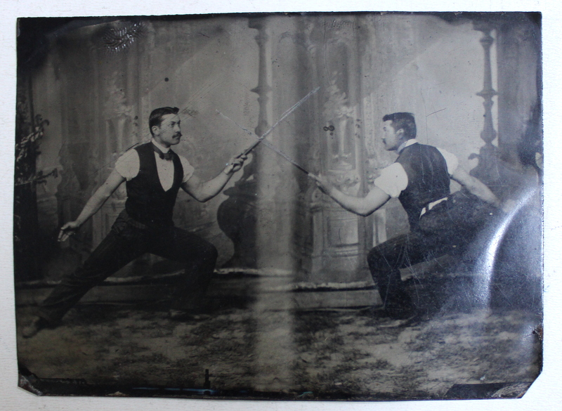 SCENA DE DUEL , FOTOGRAFIE PE SUPORT METALIC , SECOLUL XIX