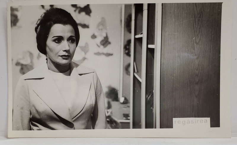 SCENA DIN FILMUL ' REGASIREA '  CU VIOLETA ANDREI , FOTO DE PRESA , 1977