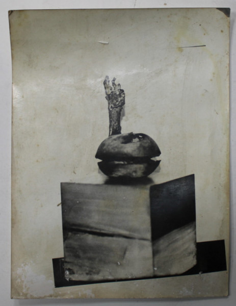 SCULPTURA de GHEORGHE ILIESCU CALINESTI , FOTOGRAFIE CU DEDICATIA  AUTORULUI *