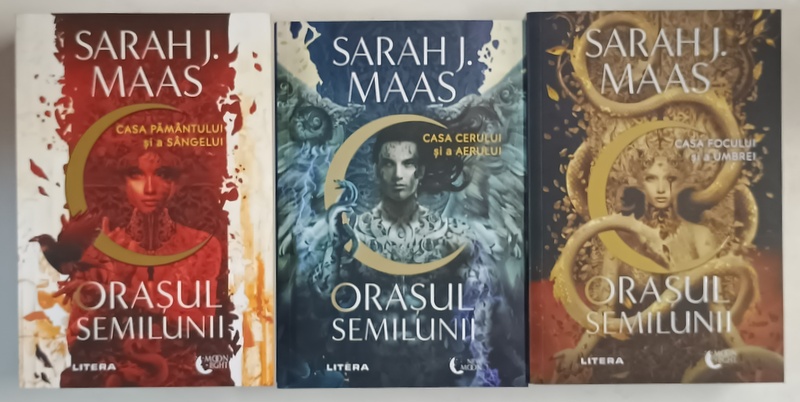 SERIA ORASUL SEMILUNII , VOLUMELE I - III de SARAH J. MAAS , 2020 - 2024