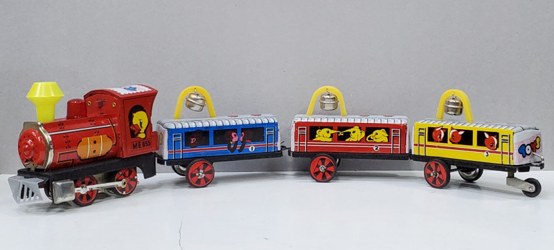 SET DE JUCARIE , LOCOMOTIVA CU TREI VAGOANE , CHINA , ANII '70 -  ' 80