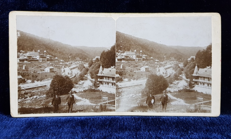 SLANIC MOLDOVA , VEDERE DE LANGA HOTEL DOBRU , FOTOGRAFIE STEREOSCOPICA , MONOCROMA, PE SUPORT DE CARTON , CCA. 1900
