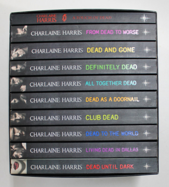 SOOKIE STACKHOUSE NOVELS by CHARLAINE HARRIS , SET DE 10 VOLUME IN CUTIE DIN CARTON , 2010