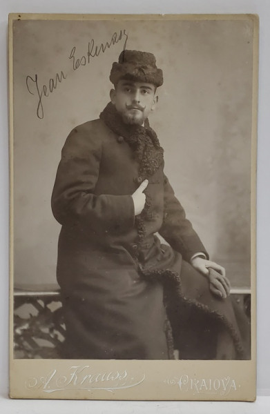 STUDIO  ALBERT KRAUSS  , CRAIOVA , TANARUL JEAN ESKENASY , IN STUDIO , FOTOGRAFIE CABINET , CCA. 1900