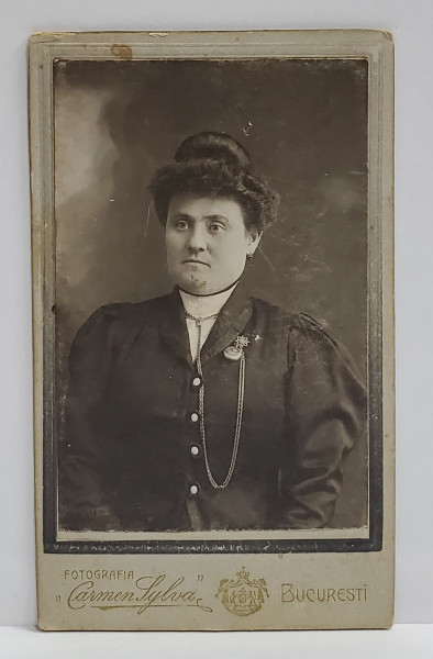 STUDIO ' CARMEN SYLVA ' M. CONSTANTINESCU , BUCURESTI , FOTOGRAFIE C.D.V. ,  DOAMNA CU COC , SFARSITUL SEC. XIX