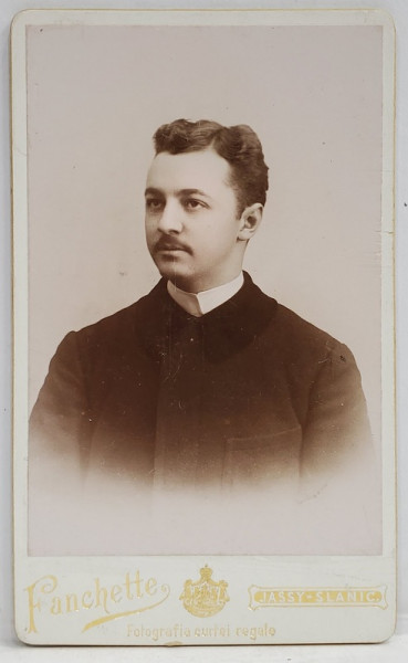 STUDIO FANCHETTE , IASI , SLANIC , TANAR CU GULER ALB , FOTOGRAFIE C.D.V. , SFARSITUL SEC. XIX