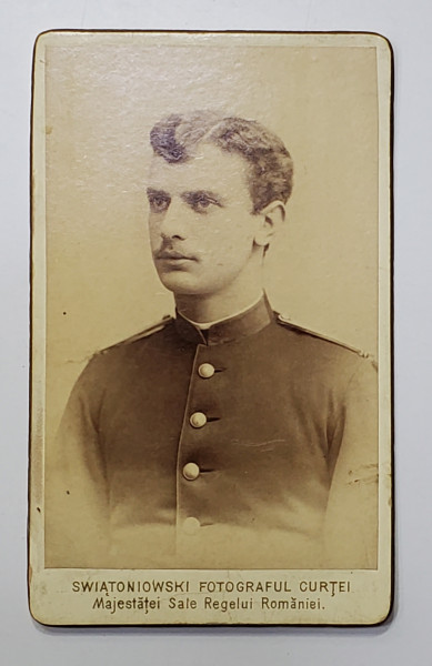 SWIATONIOWSKI FOTOTGRAFUL CURTII REGALE , TANAR MILITAR IN UNIFORMA , FOTOGRAFIE TIP C.D.V. , SFARSITUL SECOLULUL XX