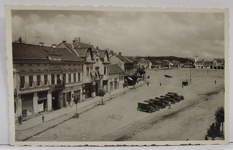 SZASZREGEN ( REGHIN )  , PIATA CENTRALA , CU AUTOMOBILE PARCATE , CARTE POSTALA  ILUSTRATA , INTERBELICA