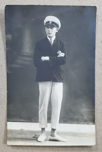 TANAR IN UNIFORMA , CU CHIPIU , BULGARIA , FOTOGRAFIE TIP CARTE POSTALA , 1929