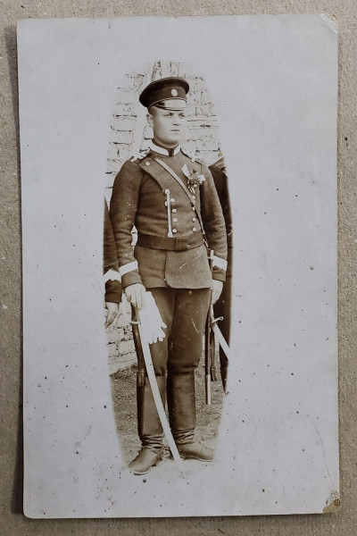 TANAR IN UNIFORMA MILITARA , CU SABIE ,  BULGARIA  , CARTE POSTALA , CLASICA