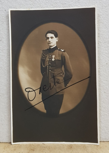 TANAR IN UNIFORMA MILITARA , FOTO STUDIO ROYAL , BUCURESTI , MONOCROMA , NECIRCULATA , PERIOADA INTERBELICA