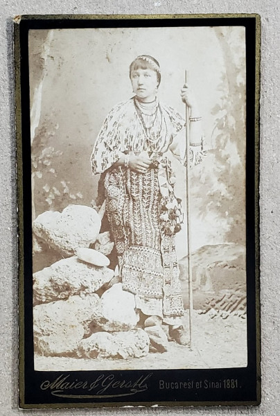 TANARA CU COSTUM POPULAR , FOTOGRAFIE C.D.V. , FOTOGRAF MAIER si GERSTL , BUCURESTI si SINAIA , 1881
