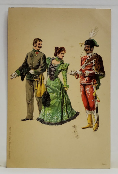 TANARA INSOTITA DE DOI OFITERI , IN UNIFORME DE EPOCA , CROMOLITOGRAFIE , CARTE POSTALA , CLASICA