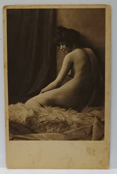 TANARA NUD , ASEZATA PE BLANA  , CARTE POSTALA CU SUBIECT EROTIC , ANII ' 20