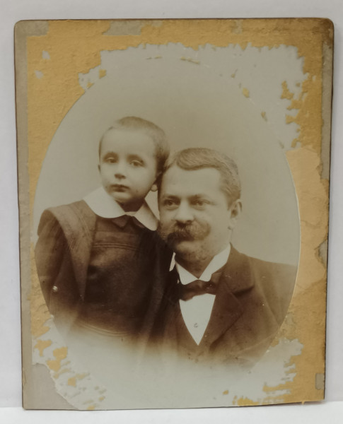 TATAL CU FIUL IN STUDIO , FOTOGRAF  BUCURESTEAN , FOTO CABINET , CCA. 1900