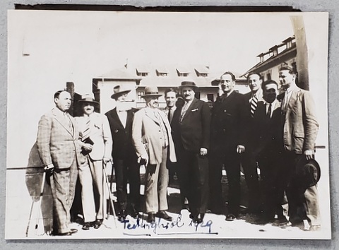 TECHIRGHIOL , BARBATI IN TINUTA DE STRADA , FOTOGRAFIE DE GRUP , 1929