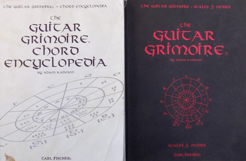 THE GUITAR GRIMOIRE - CHORD ENCYCLOPEDIA VOL. I - THE GUITAR GRIMOIRE - SCALES & MODES VOL. II de ADAM KADMON, 1991