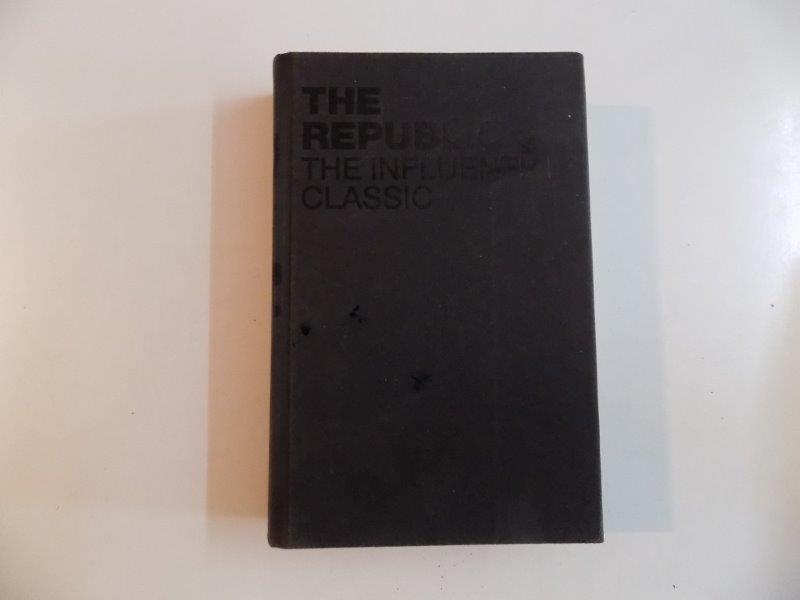 THE REPUBLIC , THE INFLUENTIAL CLASSIC de PLATO 2012