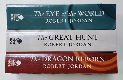 THE WHEEL OF TIME TRILOGY by ROBERT JORDAN , THREE VOLUMES , 2019 , PREZINTA URME DE INDOIRE