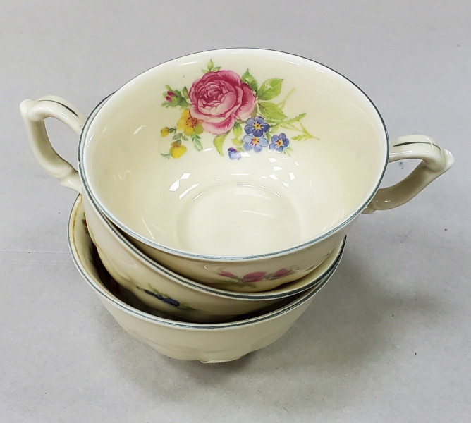 Trei cescute din portelan pentru servit cafea, designer Carl Tielsch, Perioada Interbelica