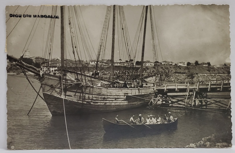 VAS ANCORAT SI BARCA CU TURISTI LANGA DIGUL DIN MANGALIA , CARTE POSTALA ILUSTRATA , 1935